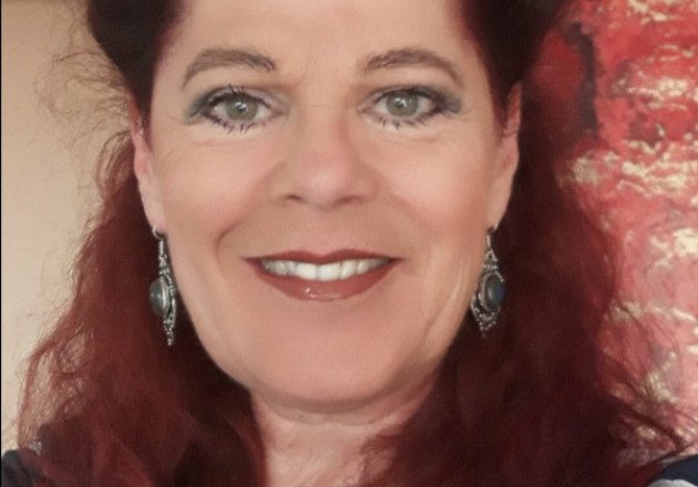Carola Winter - Beruf & Karriere - Hellsehen & Wahrsagen - Tarot & Kartenlegen - Liebe & Partnerschaft - Astrologie & Horoskope
